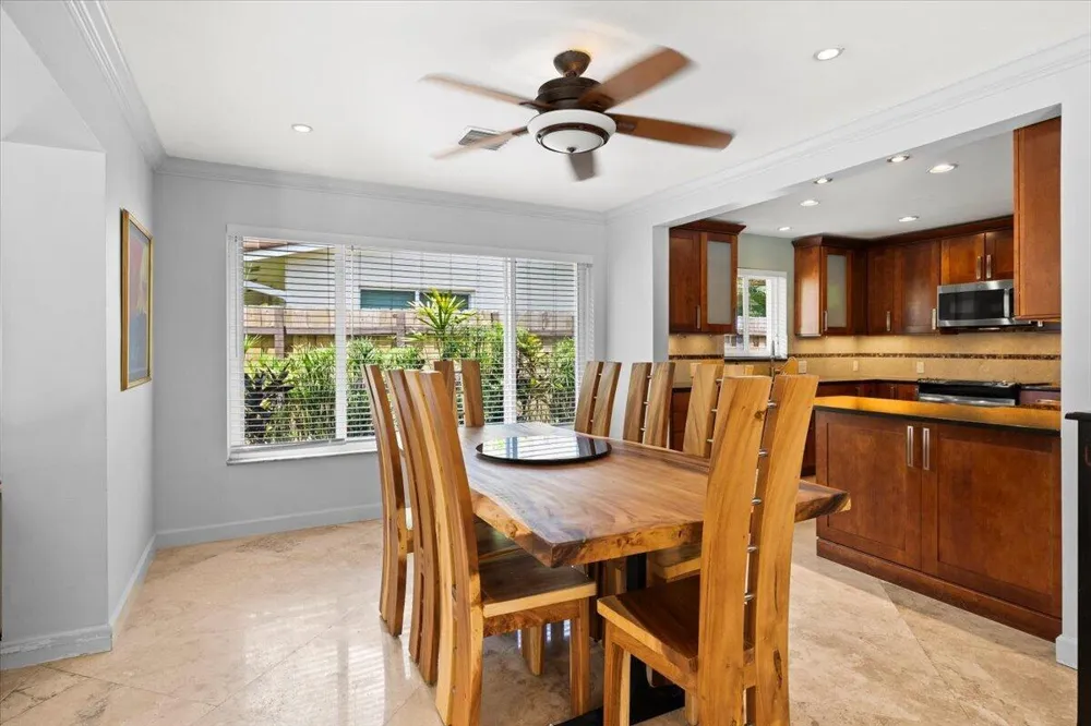 2137 NE 17TH AVENUE Wilton Manors, FL 33305