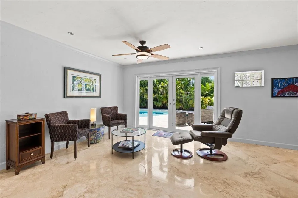 2137 NE 17TH AVENUE Wilton Manors, FL 33305
