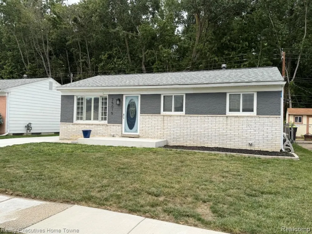 25015 Orchid Street Harrison Charter Township, MI 48045