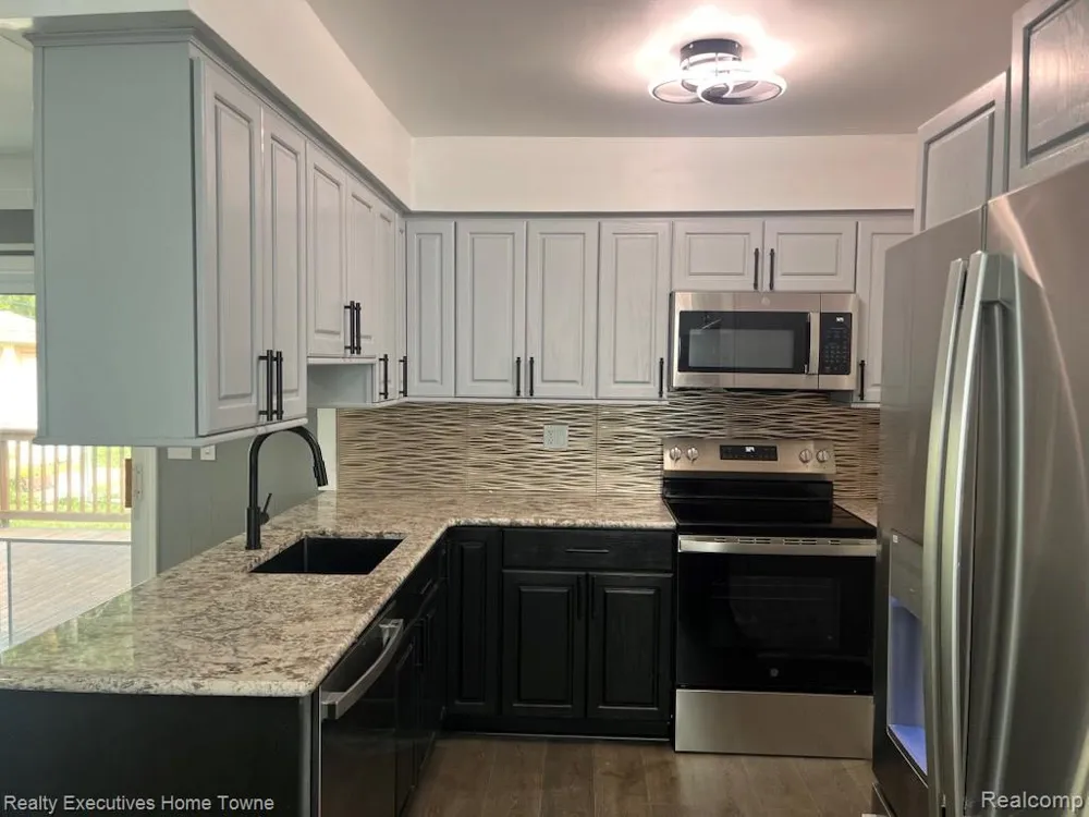 25015 Orchid Street Harrison Charter Township, MI 48045
