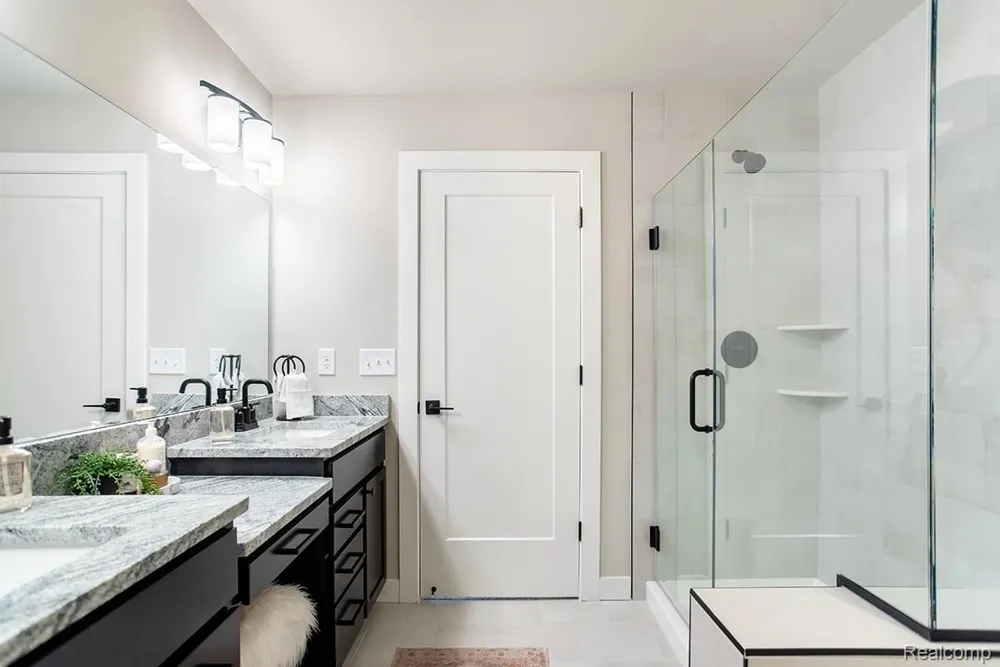 5 Grandview Circle #70 White Lake Charter Township, MI 48386
