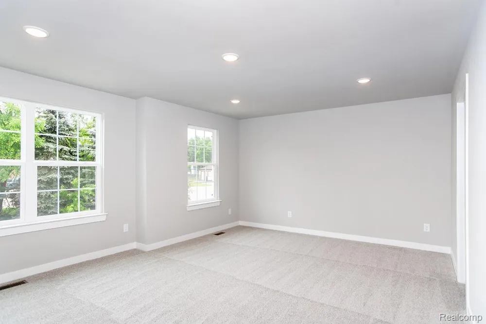 5 Grandview Circle #70 White Lake Charter Township, MI 48386