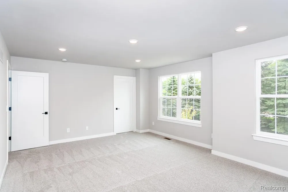 5 Grandview Circle #70 White Lake Charter Township, MI 48386