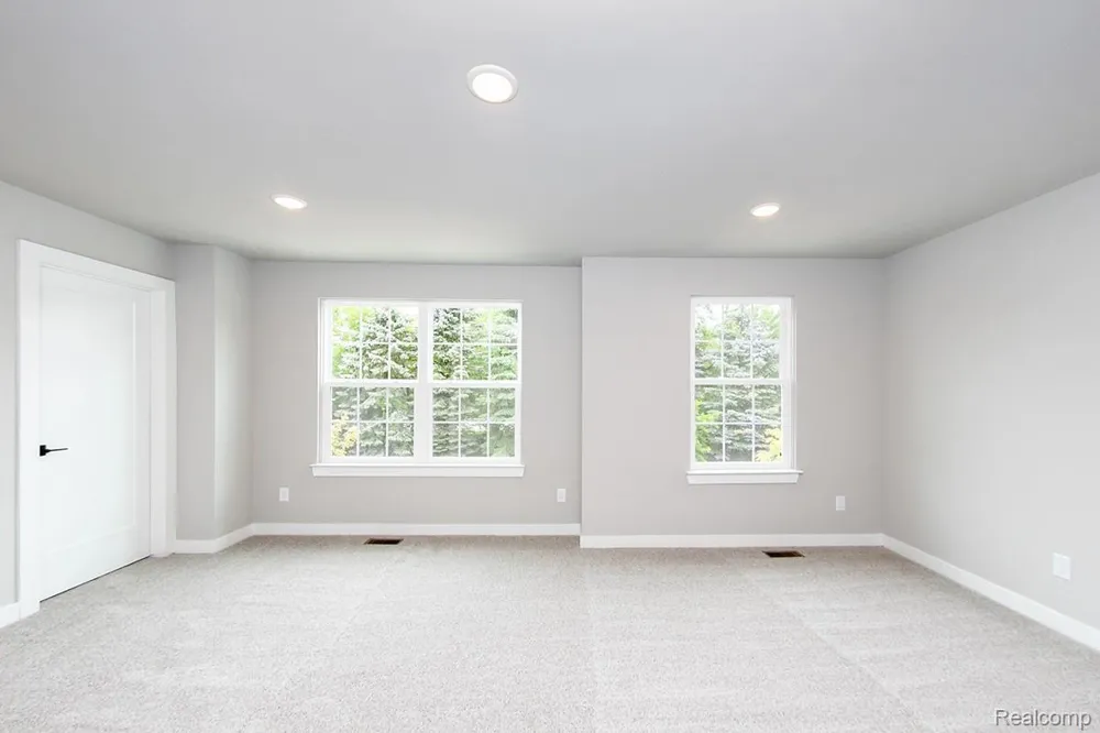 5 Grandview Circle #70 White Lake Charter Township, MI 48386