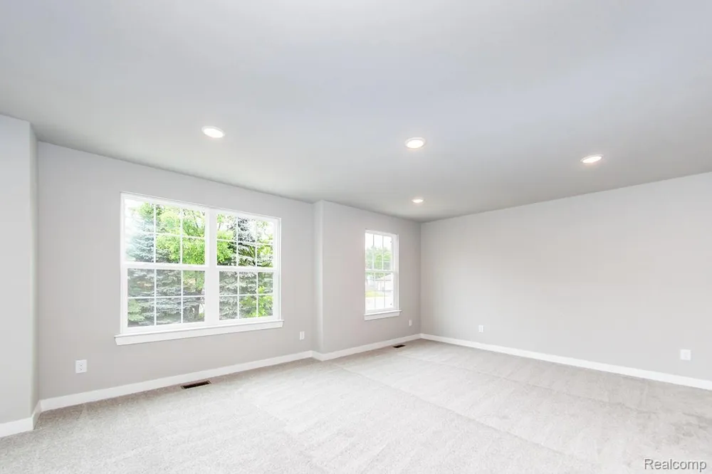 5 Grandview Circle #70 White Lake Charter Township, MI 48386