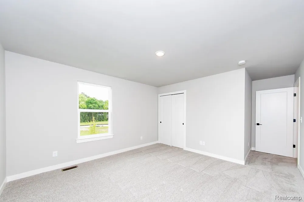 5 Grandview Circle #70 White Lake Charter Township, MI 48386