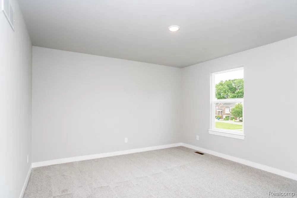 5 Grandview Circle #70 White Lake Charter Township, MI 48386