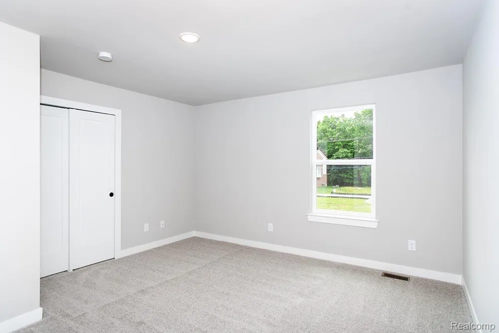 5 Grandview Circle #70 White Lake Charter Township, MI 48386