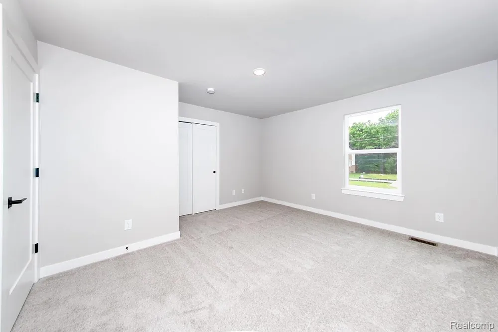 5 Grandview Circle #70 White Lake Charter Township, MI 48386