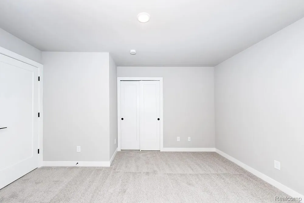 5 Grandview Circle #70 White Lake Charter Township, MI 48386