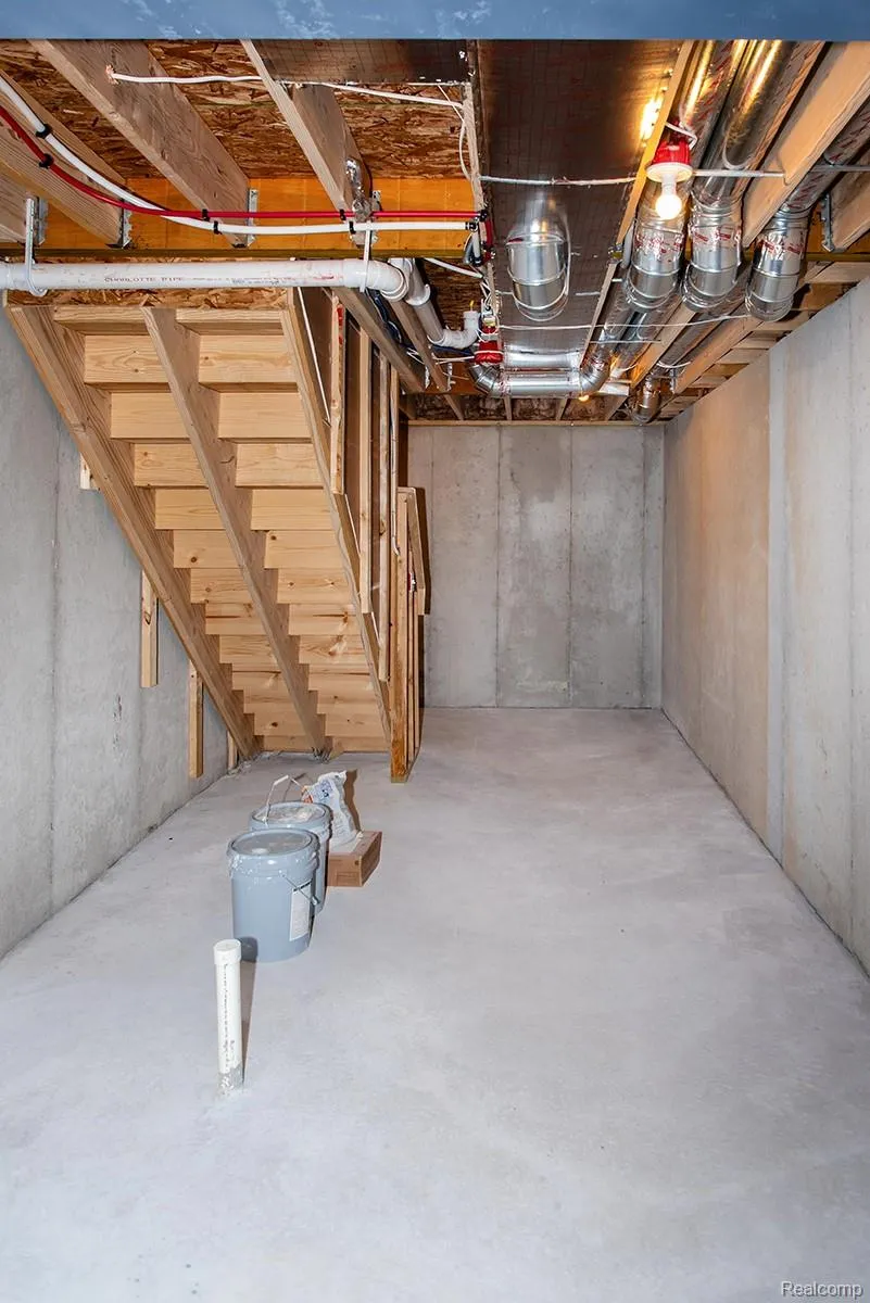 5 Grandview Circle #70 White Lake Charter Township, MI 48386