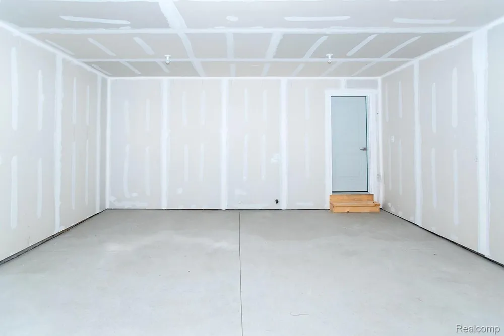 5 Grandview Circle #70 White Lake Charter Township, MI 48386