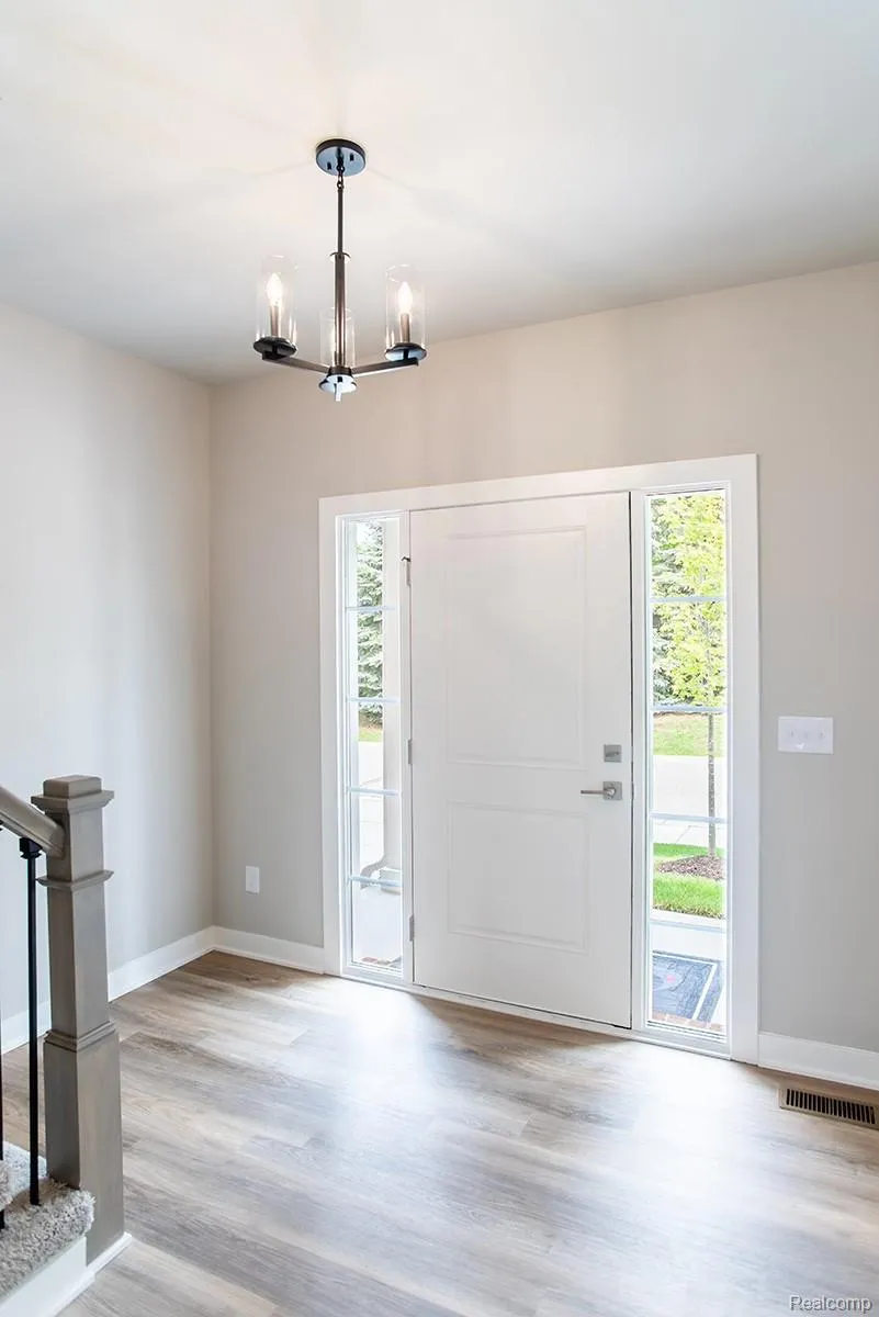 5 Grandview Circle #70 White Lake Charter Township, MI 48386