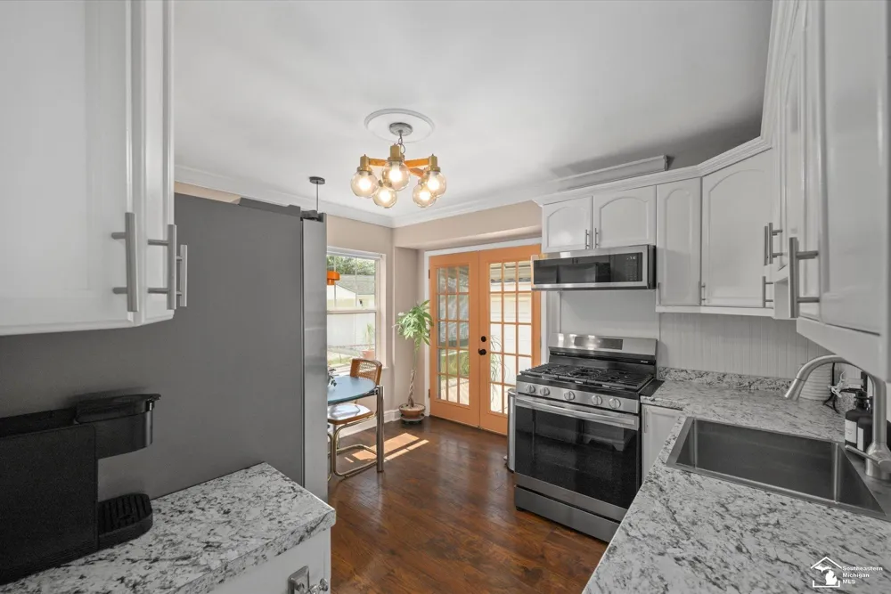 4164 Duplex Avenue Lincoln Park City, MI 48146