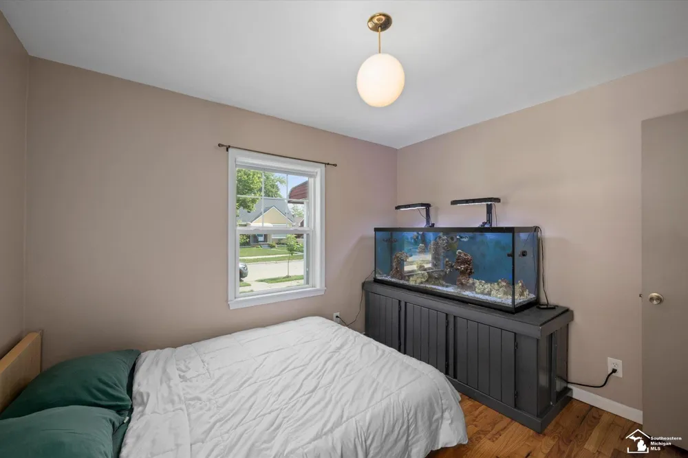 4164 Duplex Avenue Lincoln Park City, MI 48146