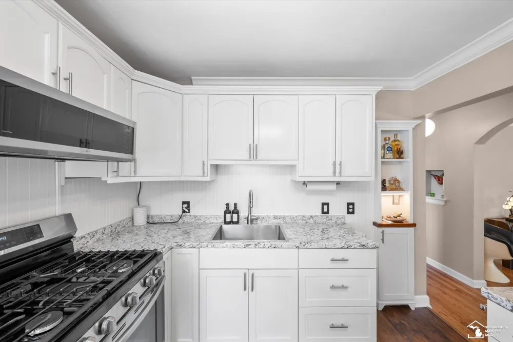 4164 Duplex Avenue Lincoln Park City, MI 48146