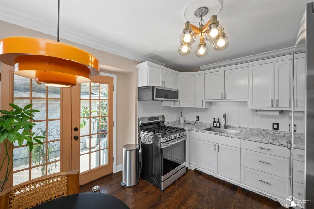 4164 Duplex Avenue Lincoln Park City, MI 48146