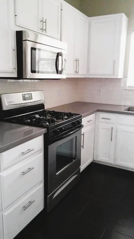 1704 S College Street Georgetown, TX 78626