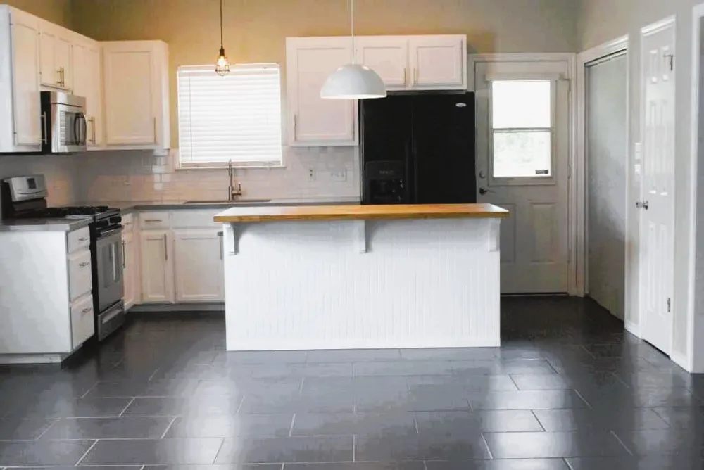 1704 S College Street Georgetown, TX 78626