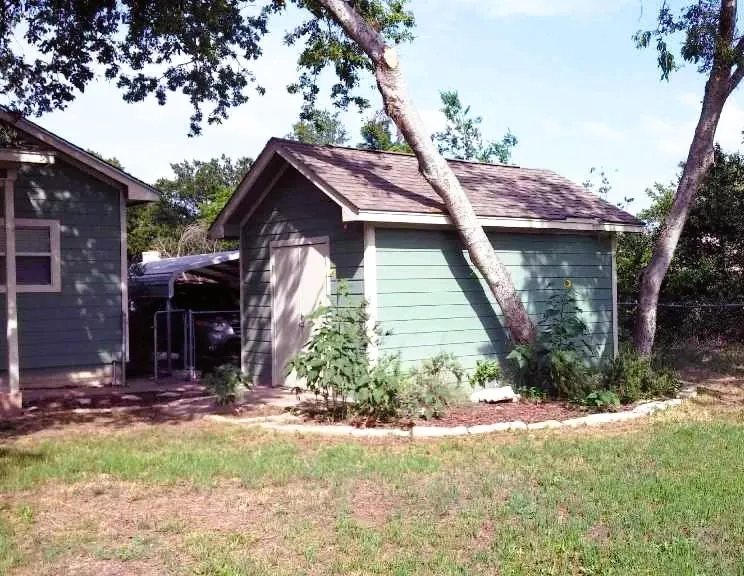 1704 S College Street Georgetown, TX 78626