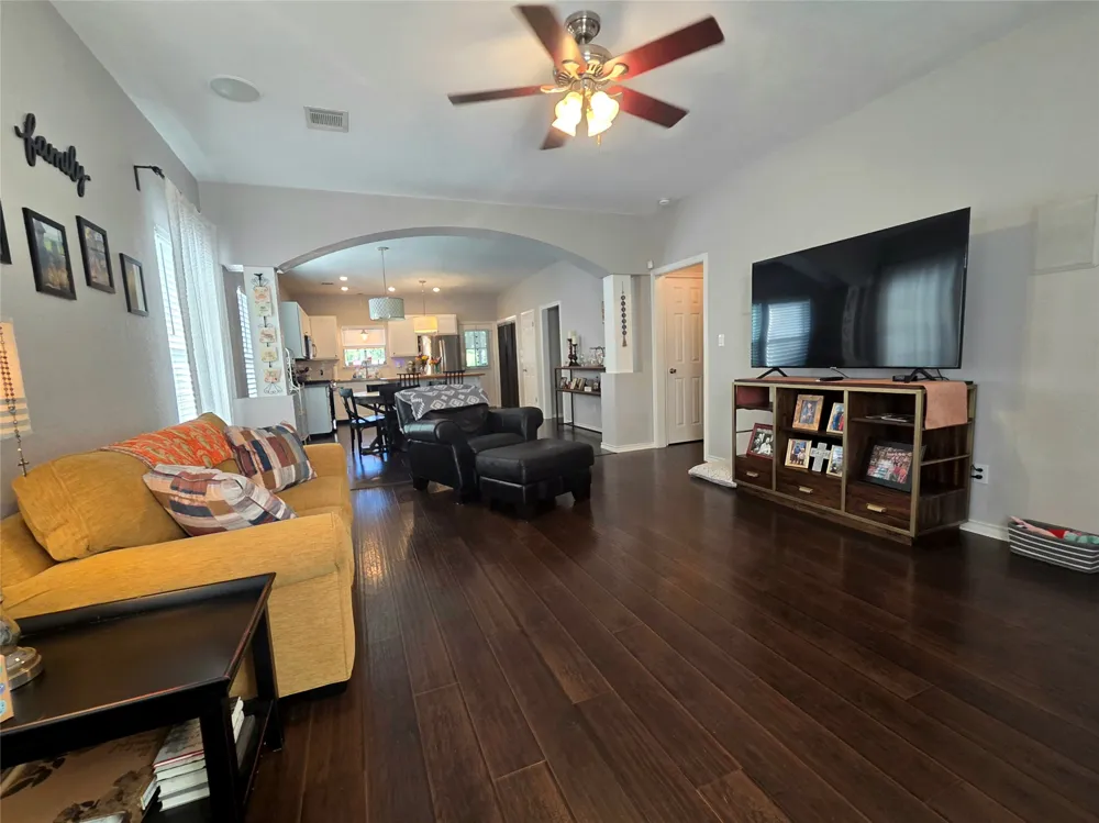 1704 S College Street Georgetown, TX 78626