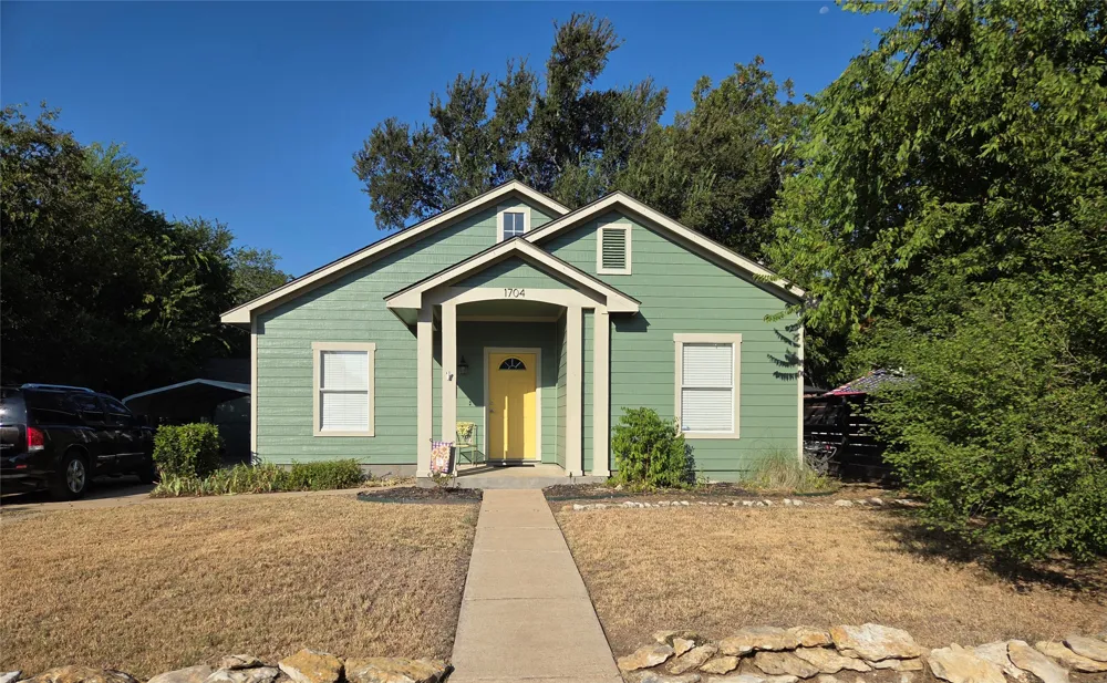 1704 S College Street Georgetown, TX 78626