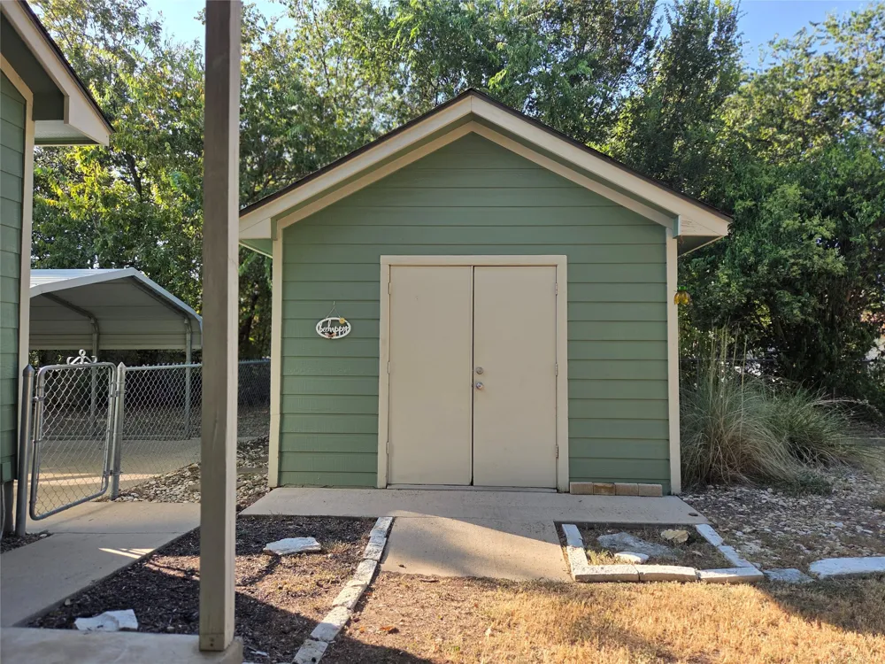 1704 S College Street Georgetown, TX 78626