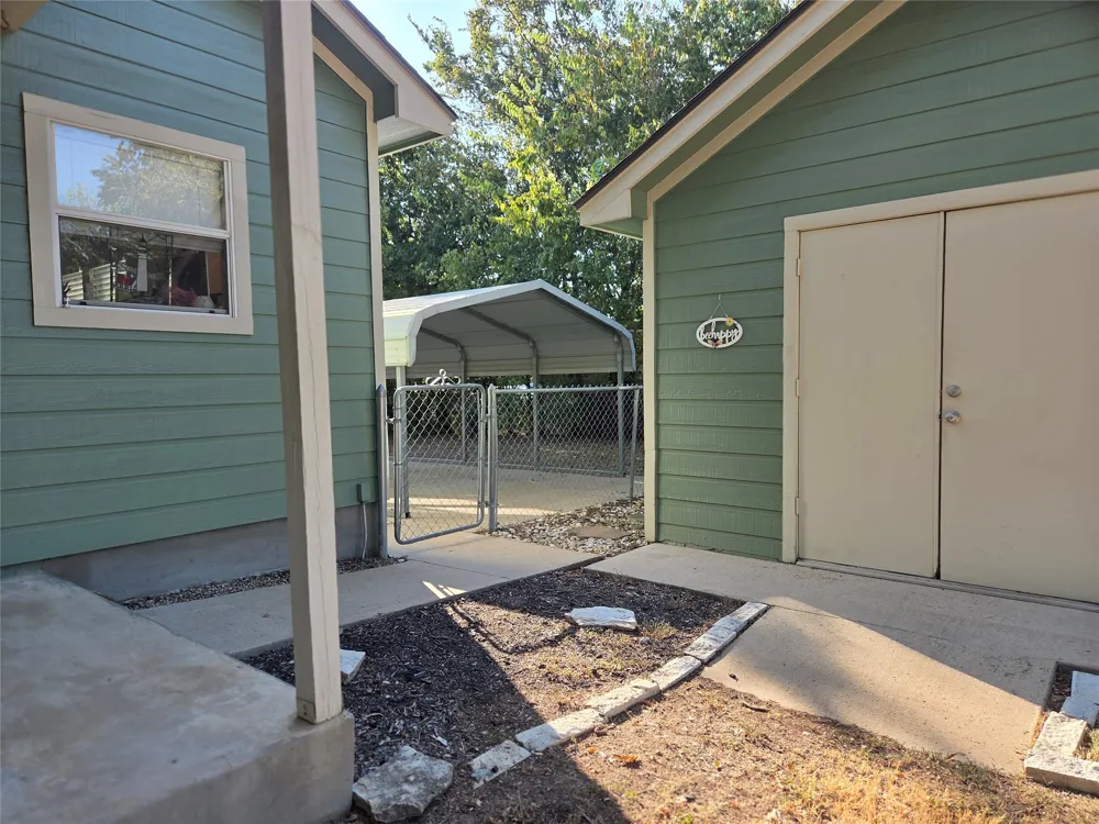1704 S College Street Georgetown, TX 78626
