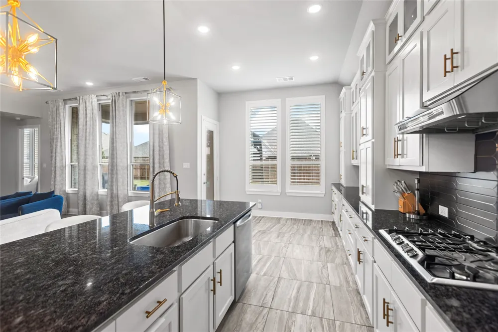 1124 Walker Way Aubrey, TX 76227