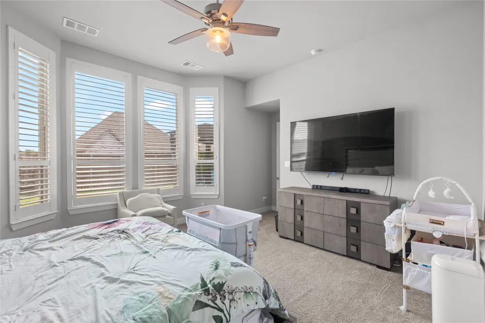 1124 Walker Way Aubrey, TX 76227