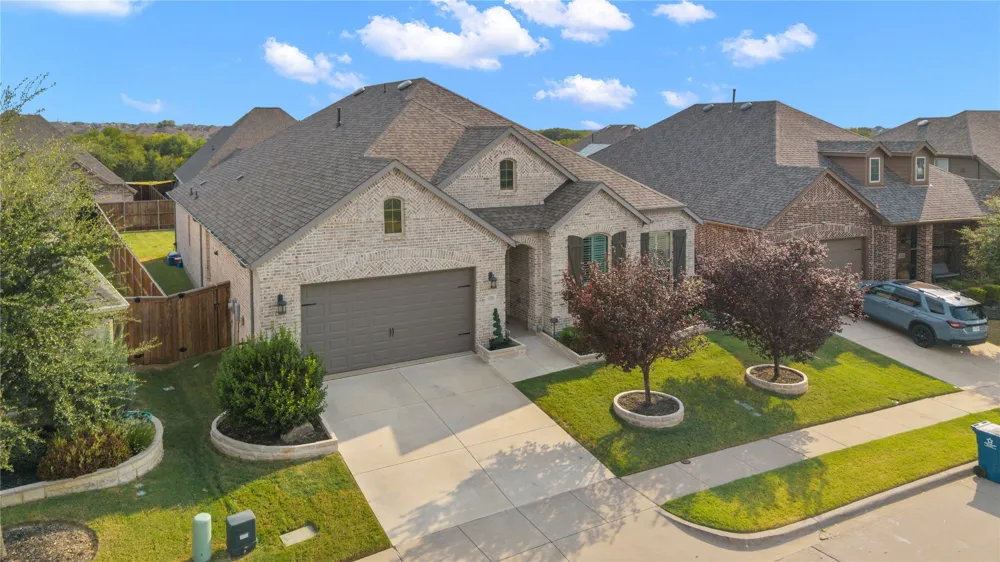 1124 Walker Way Aubrey, TX 76227