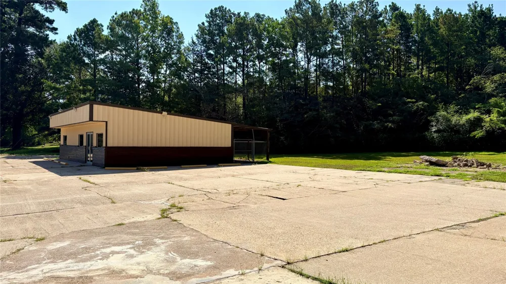 1951 Us Highway 190 W Woodville, TX 75979