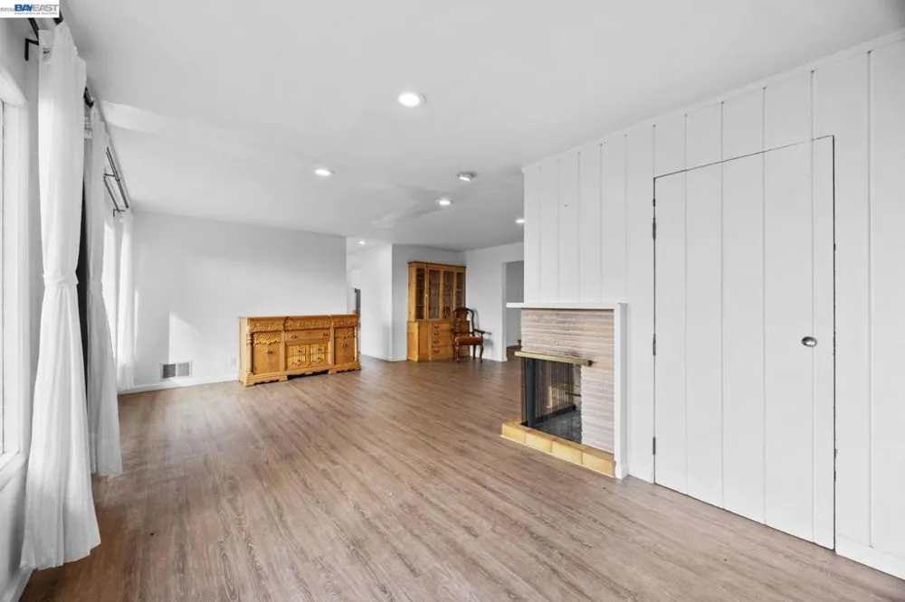 1012 Contra Costa Dr El Cerrito, CA 94530