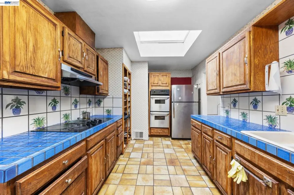 1012 Contra Costa Dr El Cerrito, CA 94530