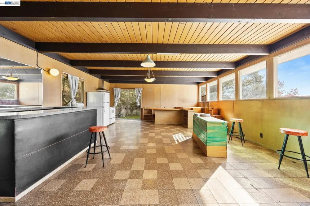 1012 Contra Costa Dr El Cerrito, CA 94530