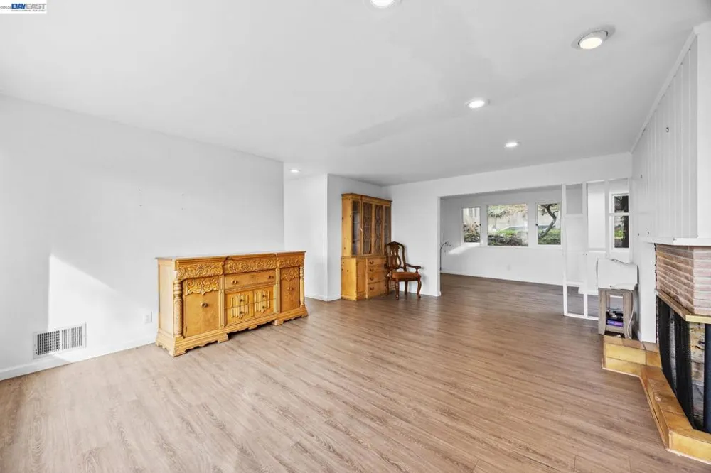 1012 Contra Costa Dr El Cerrito, CA 94530
