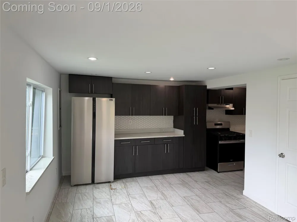 3545 Union Lake Road Commerce Charter Township, MI 48382