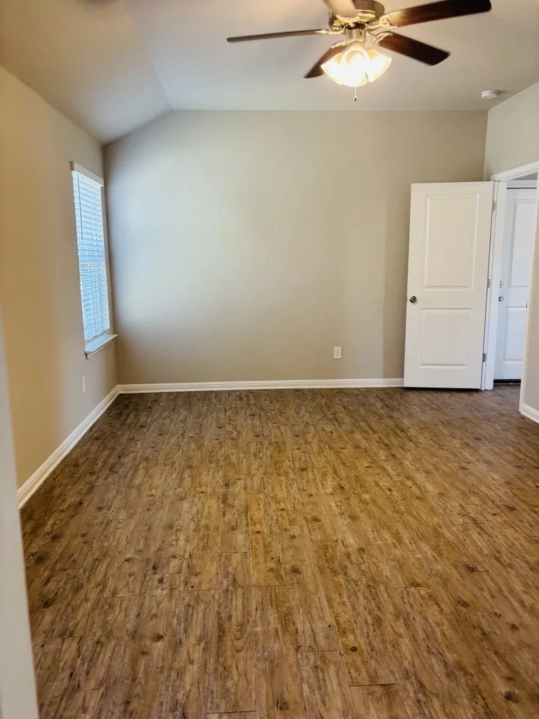 1404 Walden Pond Drive Pflugerville, TX 78660
