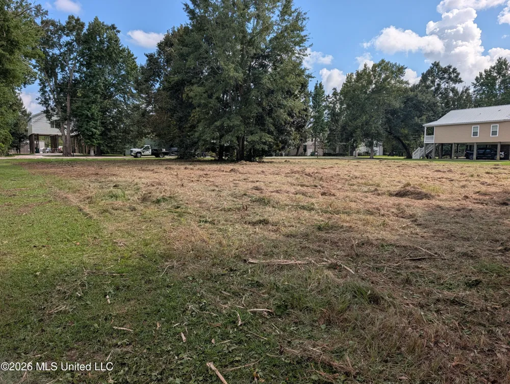 2382 Coelho Way Diamondhead, MS 39525