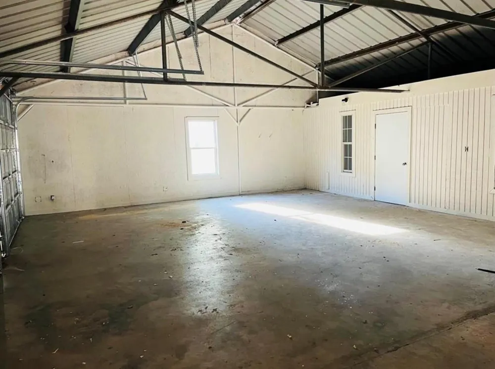 142 County Road 322 Cleveland, TX 77327