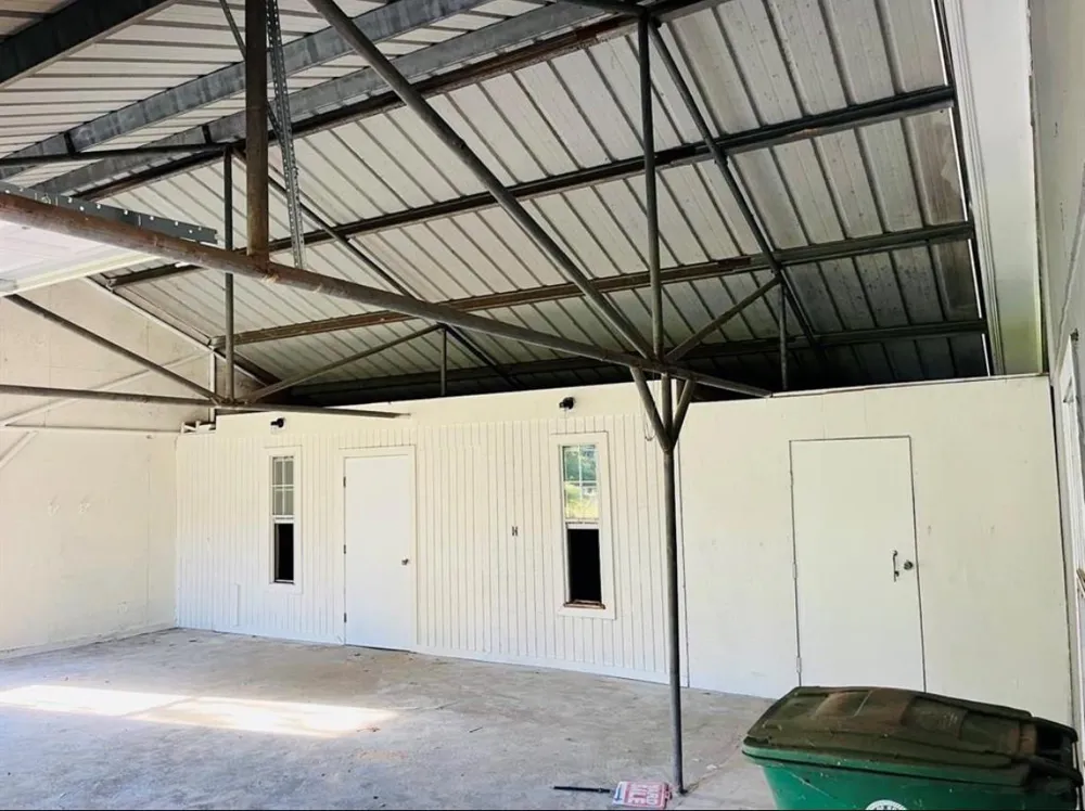 142 County Road 322 Cleveland, TX 77327
