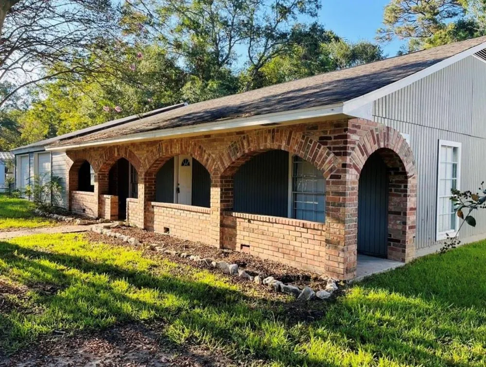 142 County Road 322 Cleveland, TX 77327