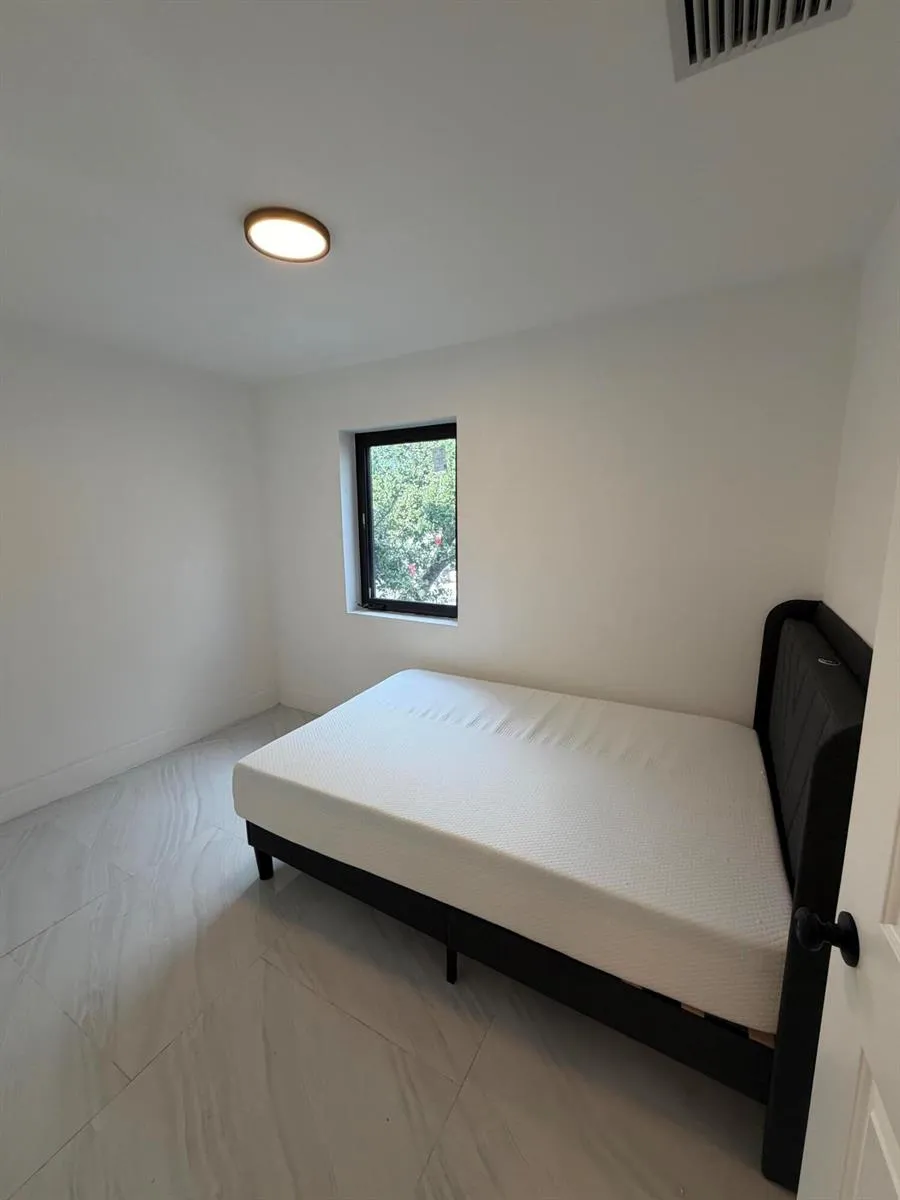 8211 BISCAYNE BOULEVARD #2 Miami, FL 33138