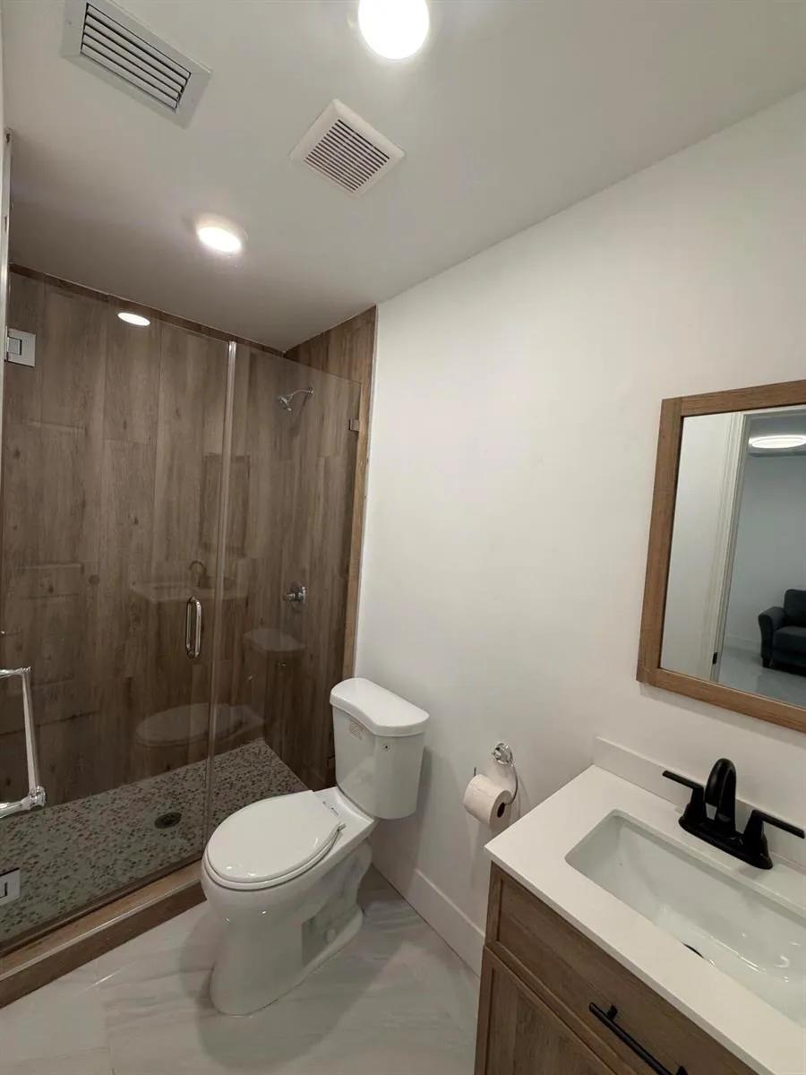 8211 BISCAYNE BOULEVARD #2 Miami, FL 33138