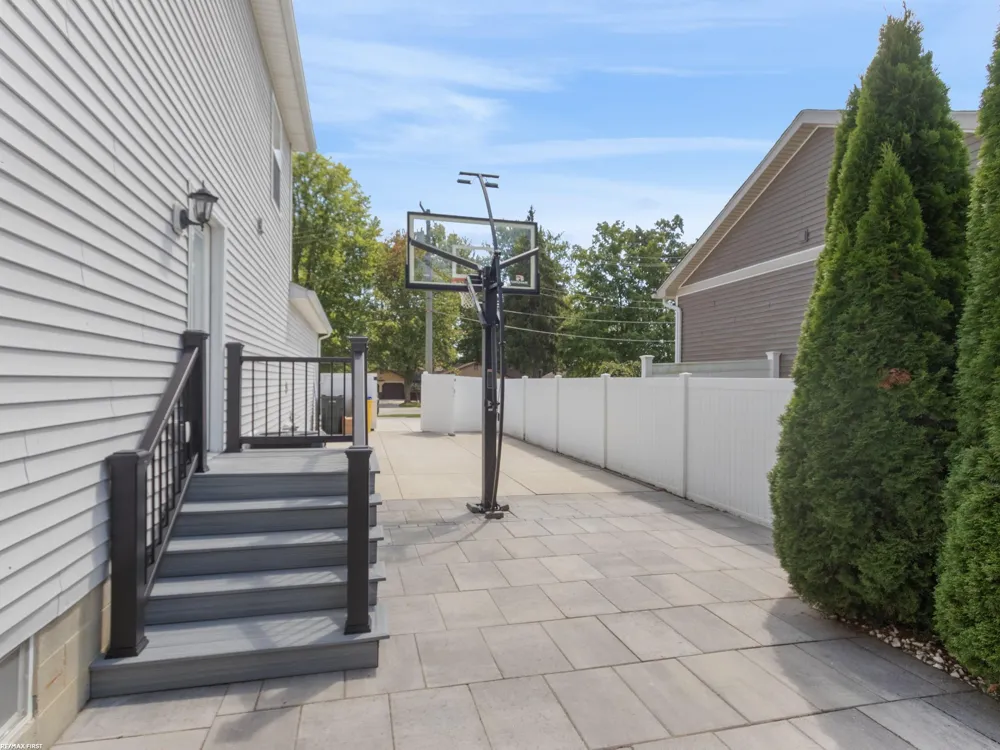 53053 Washington Street New Baltimore City, MI 48047