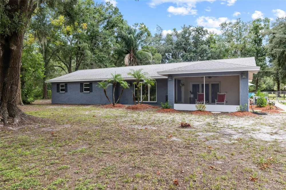 7402 W KNIGHTS GRIFFIN ROAD Plant City, FL 33565