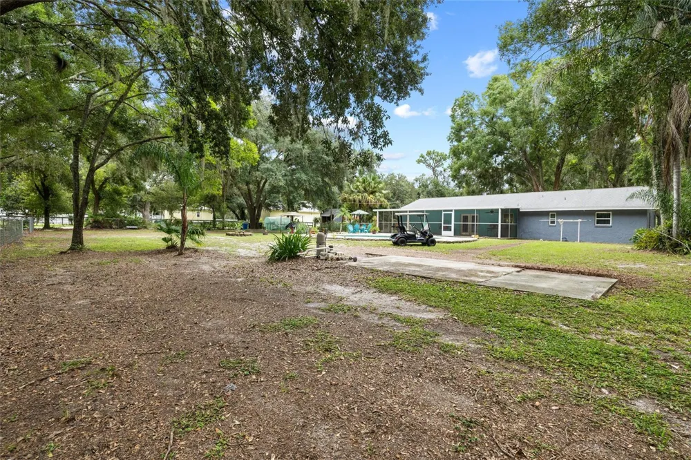 7402 W KNIGHTS GRIFFIN ROAD Plant City, FL 33565