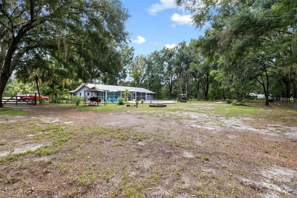 7402 W KNIGHTS GRIFFIN ROAD Plant City, FL 33565