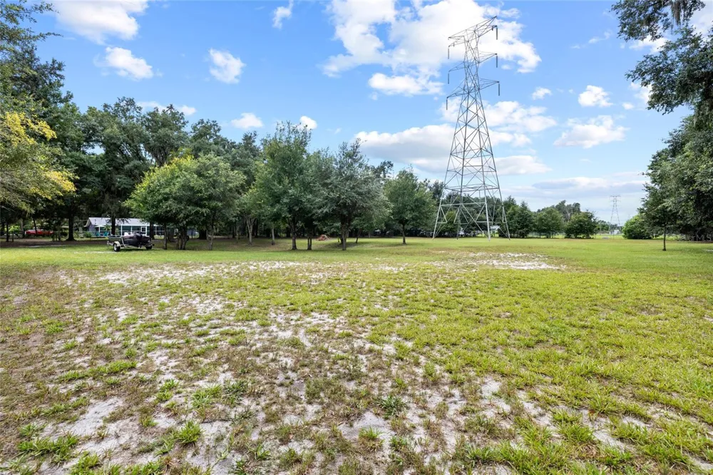 7402 W KNIGHTS GRIFFIN ROAD Plant City, FL 33565