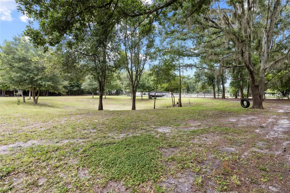 7402 W KNIGHTS GRIFFIN ROAD Plant City, FL 33565